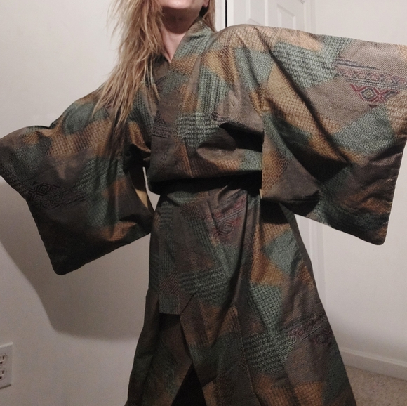 Vintage 50's 60's Japanese Kimono w/ abstract geometric mermaid design - Picture 3 of 16